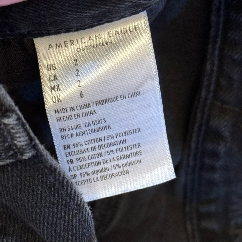 American Eagle Black Distressed Denim Cuffed Shorts Women’s Size 2 - Picture 9 of 11